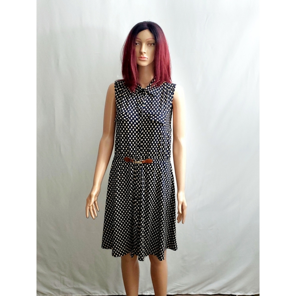Sleeveless Mini dress.
